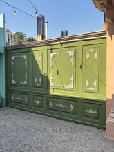 Load image into Gallery viewer, Location For Bridal Shoot - Whole Studio With 20+ Sets On Rent