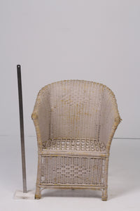 Set of 2 Off-white & beige weathered cane chairs 2' x 2.5' - GS Productions