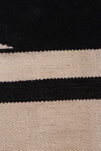 Black & off-white Traditional 4' x 6'ft Carpet - GS Productions