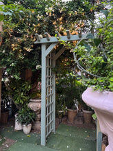 Load image into Gallery viewer, Garden Location For Bridal Shoot