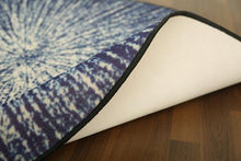 Load image into Gallery viewer, Blue &amp; White Traditional 5&#39; x 5&#39;ft Carpet - GS Productions
