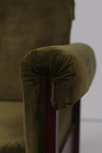 Load image into Gallery viewer, Green &amp; Brown sofa chair 2.5&#39;x 2.5&#39;ft - GS Productions
