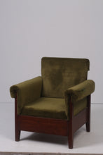 Load image into Gallery viewer, Green &amp; Brown sofa chair 2.5&#39;x 2.5&#39;ft - GS Productions
