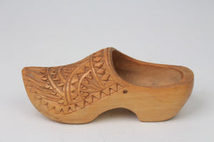 Brown Antique Traditional Decorative Pair of Hand Crafted Shoes in Wood - GS Productions