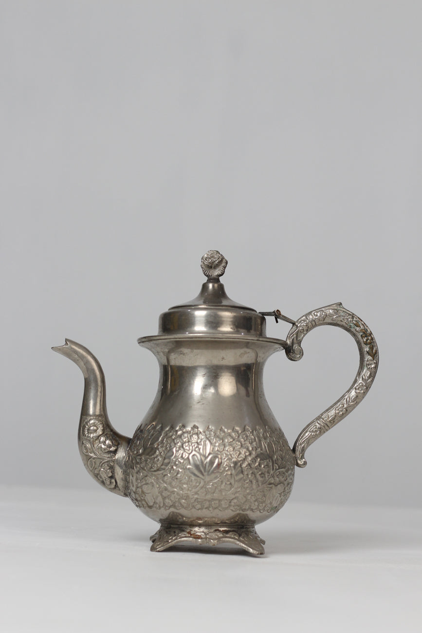 Antique silver traditional metal tea pot/kettle 09