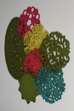 Load image into Gallery viewer, Green &amp; Red folk Table Matts - GS Productions
