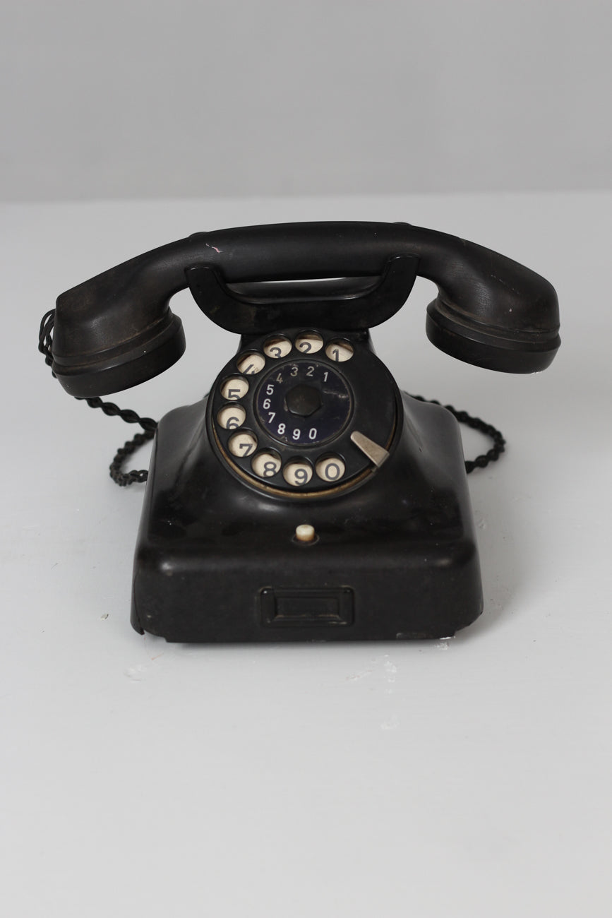 Black Vintage Telephone Pieces 07