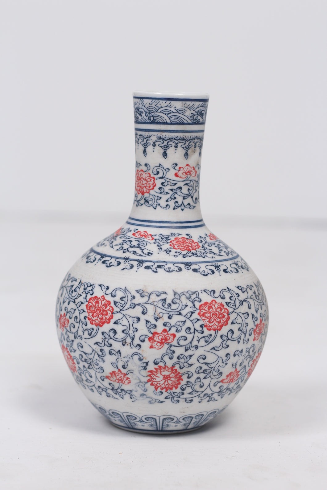 Blue, red & White chinese vase 7