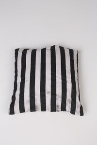 White & Black Cushion 1.5' x 1.5'ft - GS Productions