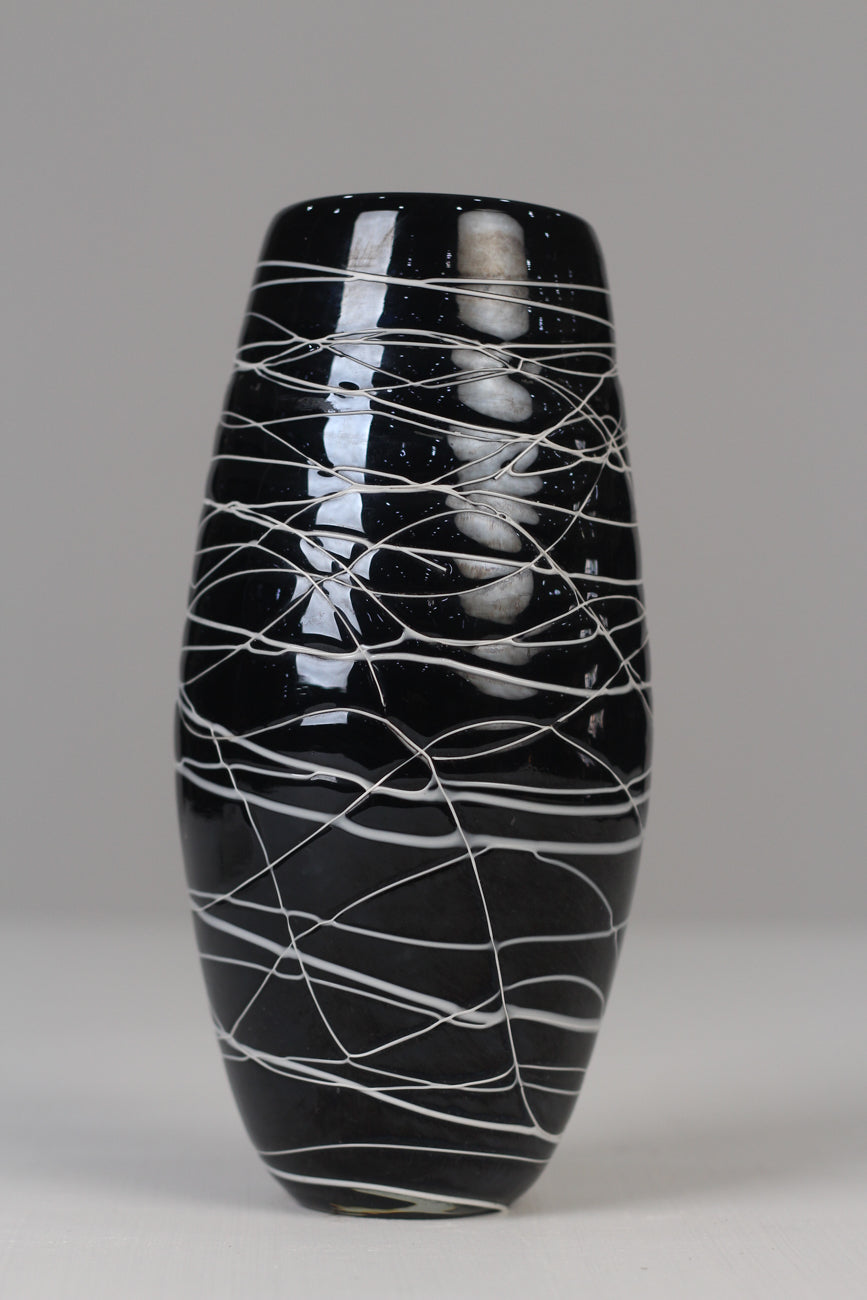 Black & White glass vase 09