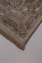 Load image into Gallery viewer, Off-white Traditional 4&#39; x 7.5&#39;ft Carpet - GS Productions
