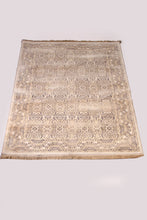 Load image into Gallery viewer, Off-white Traditional 4&#39; x 7.5&#39;ft Carpet - GS Productions
