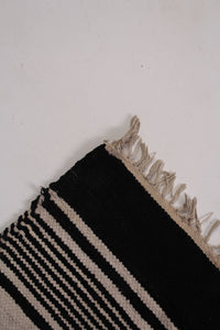 White & Black Traditional 4' x 6'ft Carpet - GS Productions