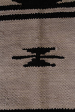 Load image into Gallery viewer, White &amp; Black Traditional 4&#39; x 6&#39;ft Carpet - GS Productions
