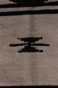 White & Black Traditional 4' x 6'ft Carpet - GS Productions