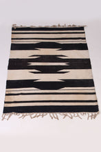 Load image into Gallery viewer, Black &amp; off-white Traditional 4&#39; x 6&#39;ft Carpet - GS Productions
