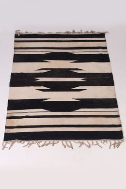 Black & off-white Traditional 4' x 6'ft Carpet - GS Productions