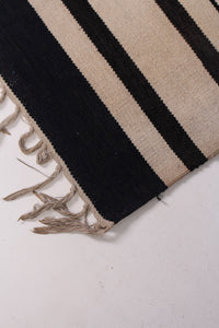 Black & off-white Traditional 4' x 6'ft Carpet - GS Productions