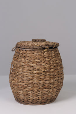 Brown straw wicker basket with lid 10
