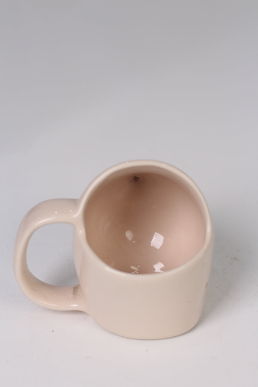 Off-white /beige modern tea mug 04