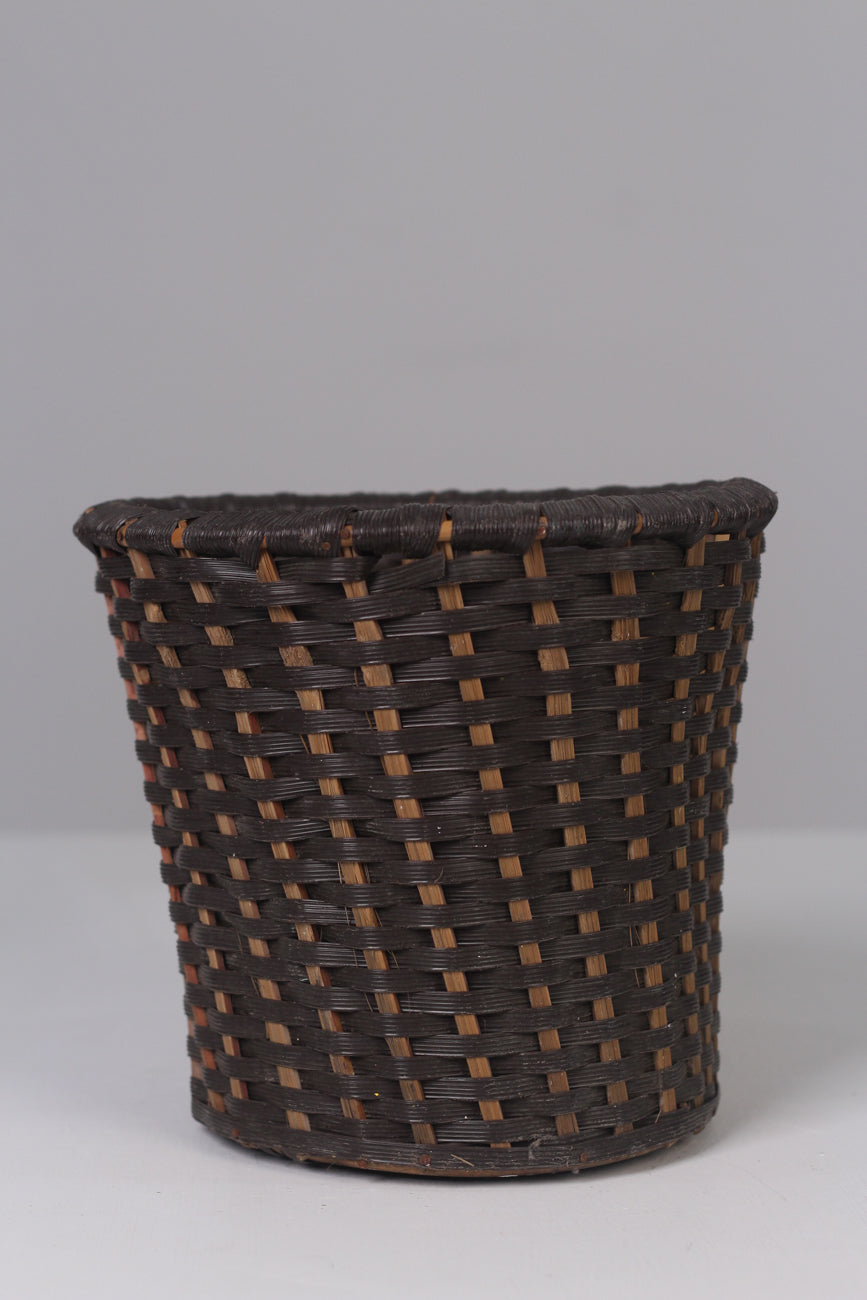 Black & brown rattan plastic weaved basket/planter 10