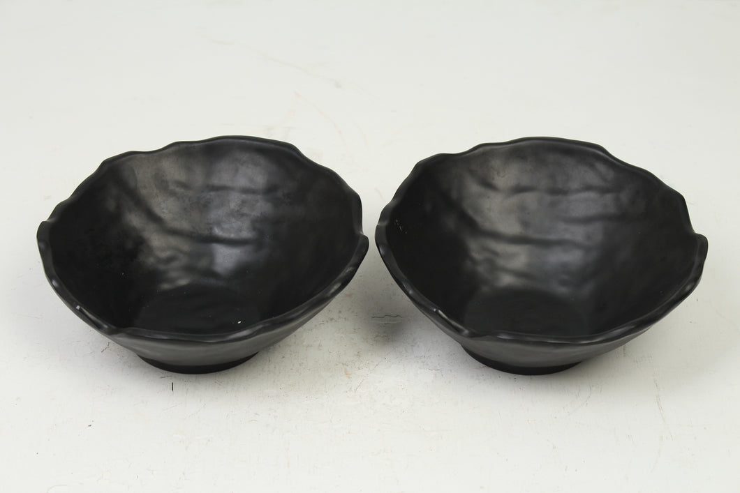 Set of 2 Black Abstract Shaped Plastic Serving Bowls 9