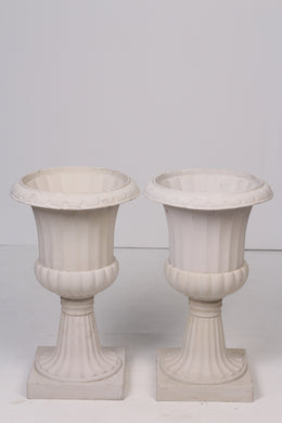 Set of 2 White urns /planter 13