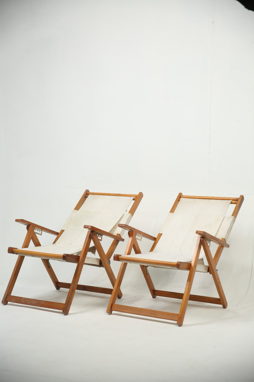 Set of 2 wooden deck chair with white fabric. - GS Productions