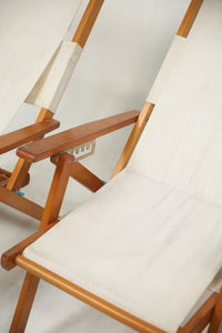 Set of 2 wooden deck chair with white fabric. - GS Productions