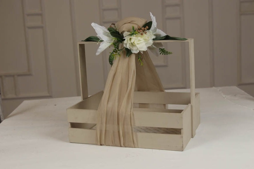wooden basket with decoration/decoration piece. - GS Productions